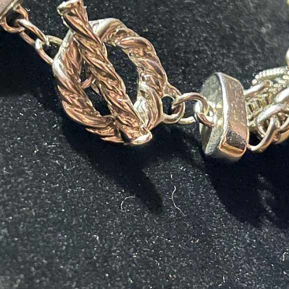 VINTAGE but- Very trendy 5 Strand choker silver tone- EUC - Picture 4 of 7